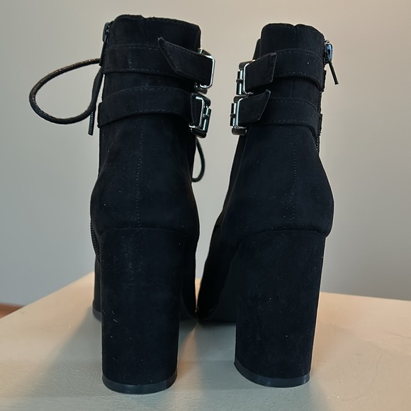 Madden Girl Klaim Black Suede Booties - Size 7 - Picture 6 of 8